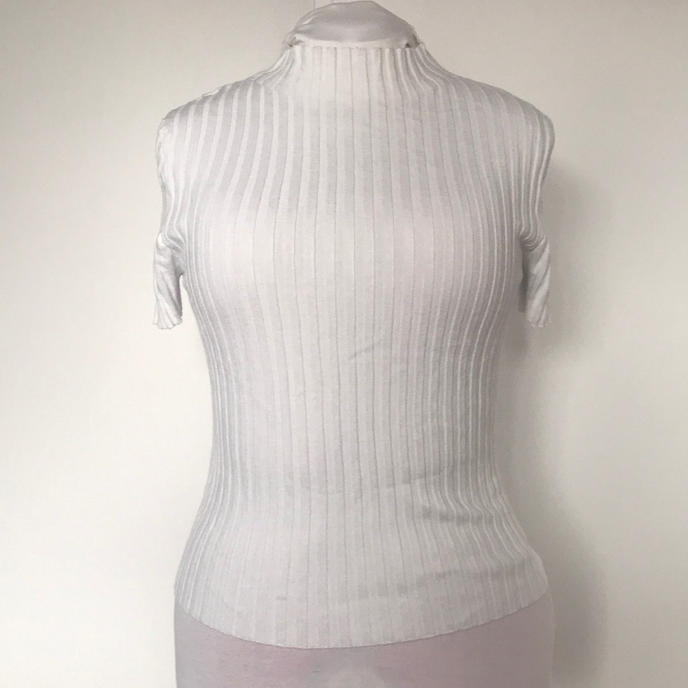 ribbed mock neck short sleeved sweater top